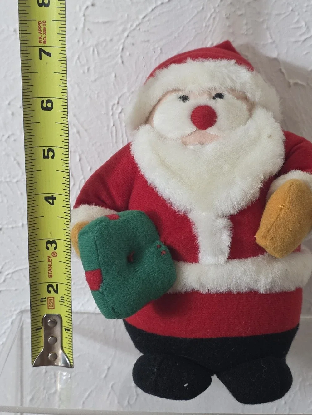 1995 Avon Dancing Santa Plush Musical Christmas #235771